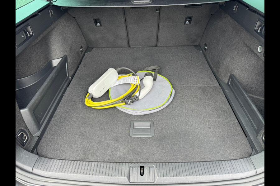 Volkswagen Passat Variant 1.4 TSI PHEV GTE * Sideassistent * Camera * Trekhaak *