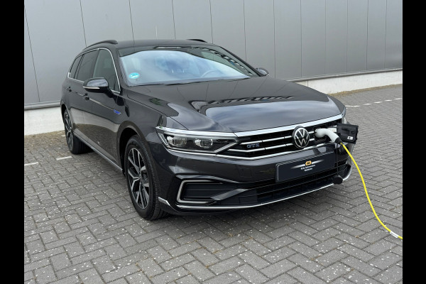 Volkswagen Passat Variant 1.4 TSI PHEV GTE * Sideassistent * Camera * Trekhaak *