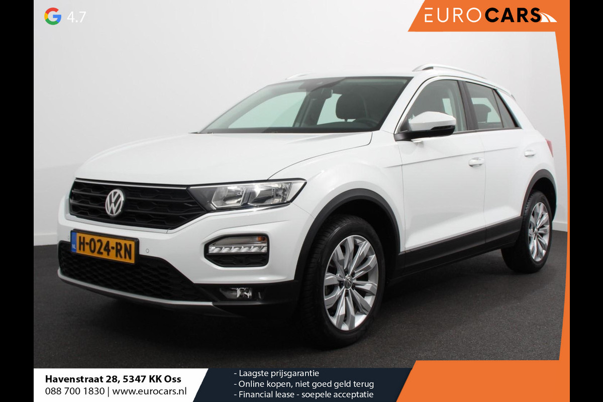 Volkswagen T-Roc 1.5 TSI 150pk Automaat Style Business Navigatie Lichtmetalen Velgen Airco Parkeer sensoren Volkswagen T-Roc 1.5 TSI 150pk Automaat Style Business Navigatie Lichtmetalen Velgen Airco Parkeer sensoren