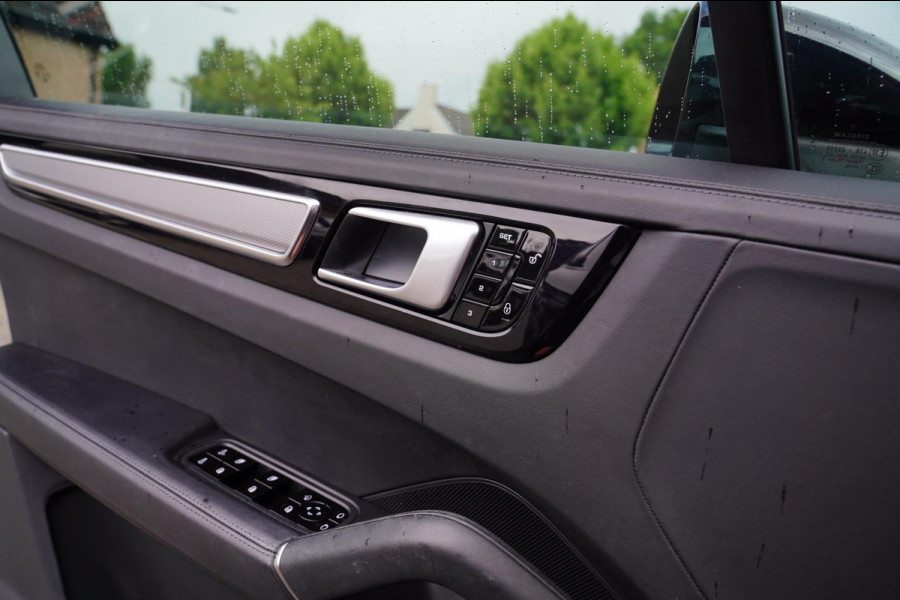 Porsche Cayenne 3.0 S | Panorama | Dealer onderhouden | 360 Camera | Stoelverkoeling | Sport onderstel | Bose Sound System | NAP