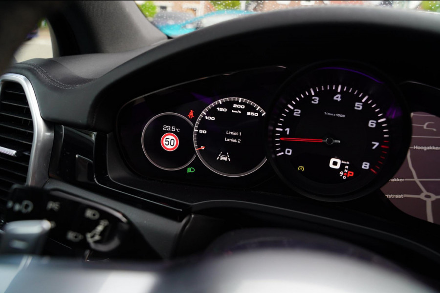 Porsche Cayenne 3.0 S | Panorama | Dealer onderhouden | 360 Camera | Stoelverkoeling | Sport onderstel | Bose Sound System | NAP