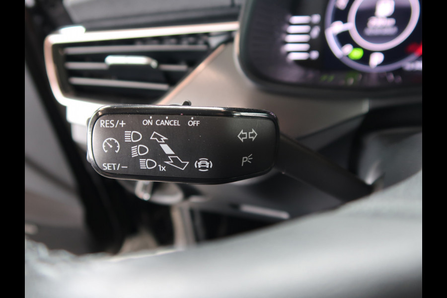 Škoda Kamiq 1.0 TSi 115pk DSG Business Edition LEDER/KEYLESS/VIRTUAL/CARPLAY/PDC/17INCH