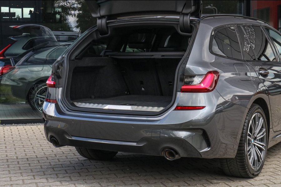 BMW 3 Serie Touring 330e - M-SPORT - CARPLAY - SFEERVERLICHTING