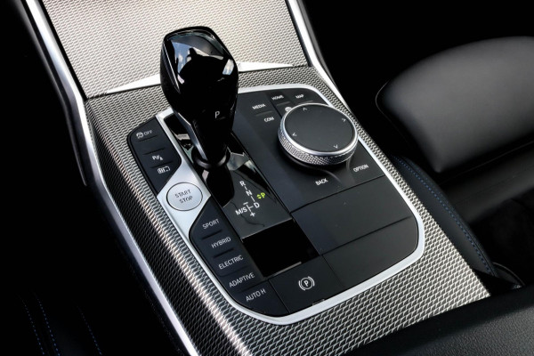 BMW 3 Serie Touring 330e - M-SPORT - CARPLAY - SFEERVERLICHTING