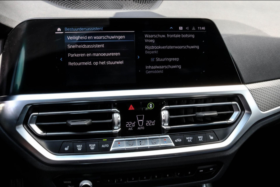 BMW 3 Serie Touring 330e - M-SPORT - CARPLAY - SFEERVERLICHTING