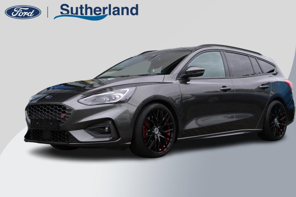 Ford FOCUS Wagon 2.3 EcoBoost ST-3 | Automaat 280pk! | Dubbele Wielset | Panoramadak | Winter Pack | Adaptive cruise control | Adaptive LED | Head up Display | Camera |