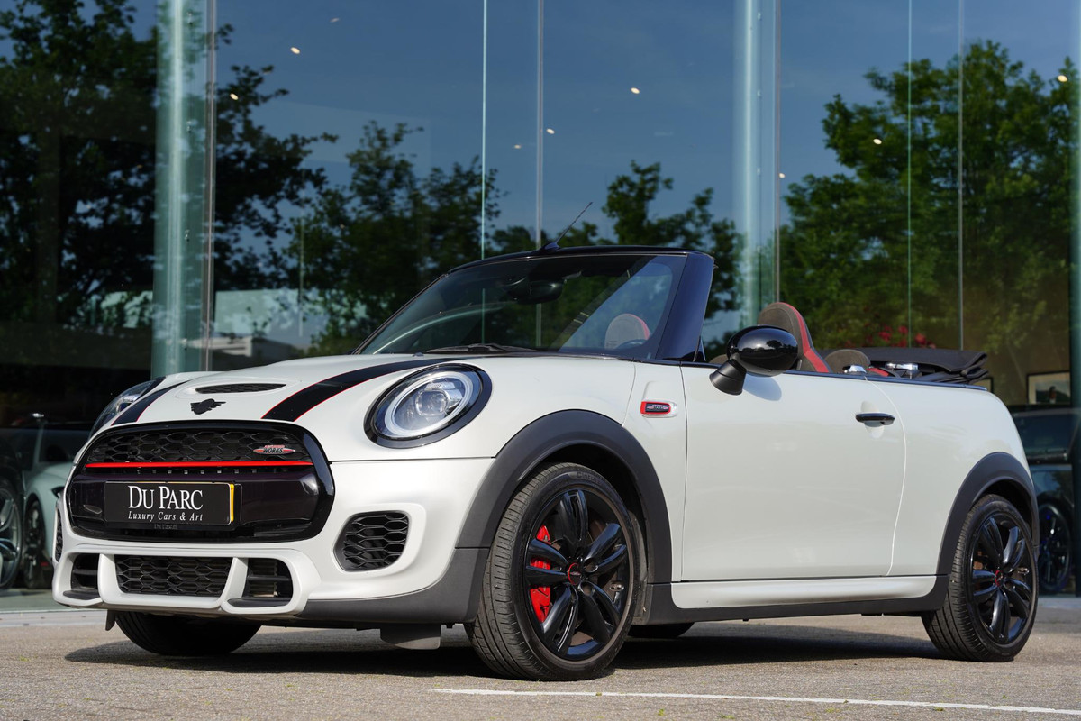MINI Cabrio 2.0 John Cooper Works Chili Harman Kardon MINI Cabrio 2.0 John Cooper Works Chili Harman Kardon