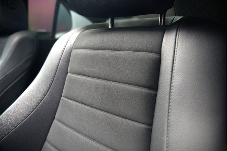 Mercedes-Benz GLE 350 D 4MATIC AMG Line | Grijs Kenteken | Marge | Adaptive Cruise Control | Stoelverwarming | Panoramadak | Trekhaak | Camera | Apple Carplay | Ambiance Verlichting | Leder | Keyless