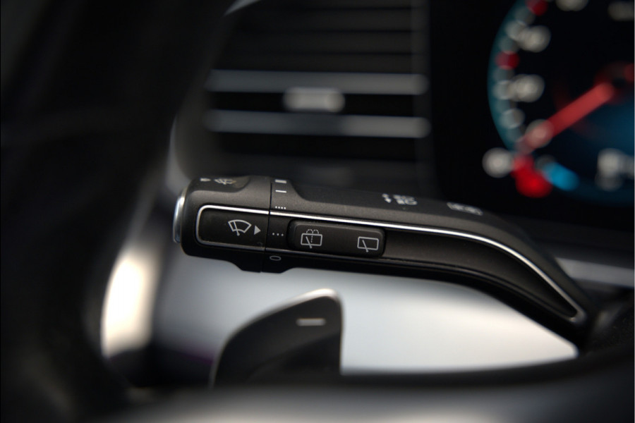 Mercedes-Benz GLE 350 D 4MATIC AMG Line | Grijs Kenteken | Marge | Adaptive Cruise Control | Stoelverwarming | Panoramadak | Trekhaak | Camera | Apple Carplay | Ambiance Verlichting | Leder | Keyless