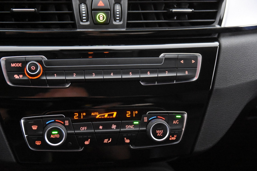 BMW X1 sDrive18i *1ste Eigenaar*Leder*Navigatie*Trekhaak*