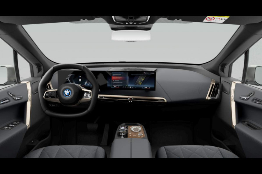 BMW iX M60 High Executive - Pano - Trekhaak - 112kWh