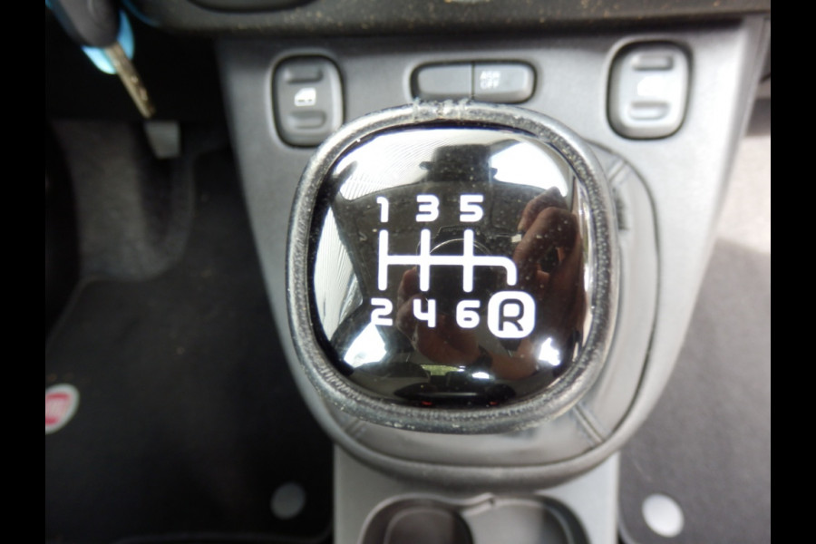 Fiat Panda Hybrid | Cross | Clima | Voorruit + Stoel verwarming | Pdc |