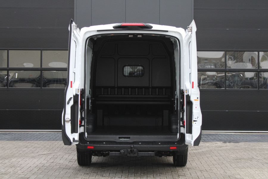 Ford Transit 350 2.0 TDCI 165pk L3H2 Dubbel Cabine Trend 6 zits - Carplay - Trekhaak - Camera - 2800kg Trekgewicht - Rijklaar