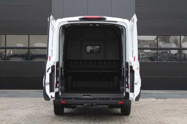 Ford Transit 350 2.0 TDCI 165pk L3H2 Dubbel Cabine Trend 6 zits - Carplay - Trekhaak - Camera - 2800kg Trekgewicht - Rijklaar