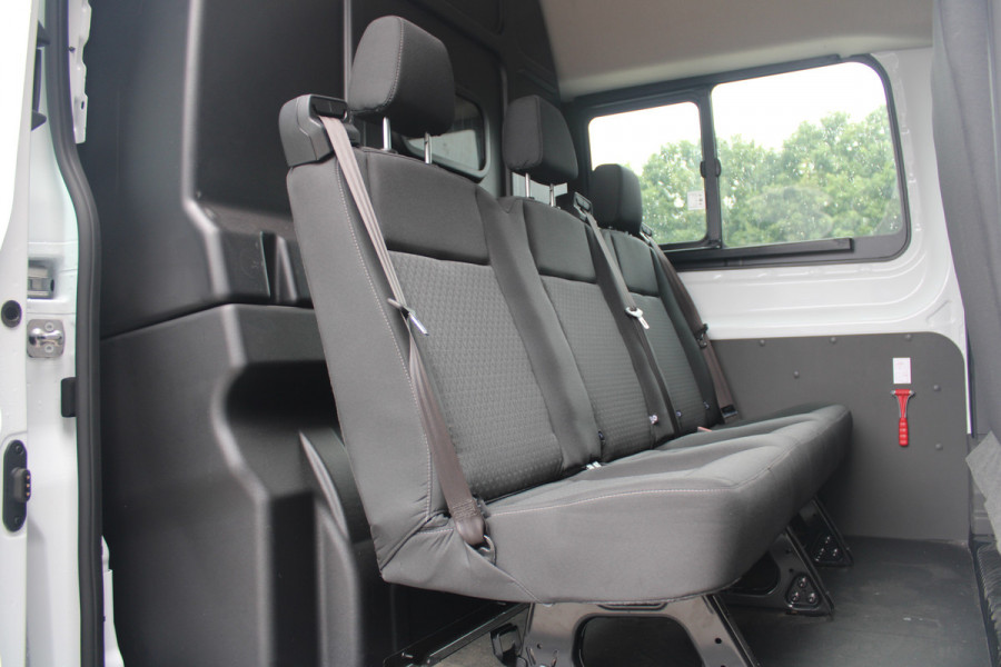 Ford Transit 350 2.0 TDCI 165pk L3H2 Dubbel Cabine Trend 6 zits - Carplay - Trekhaak - Camera - 2800kg Trekgewicht - Rijklaar