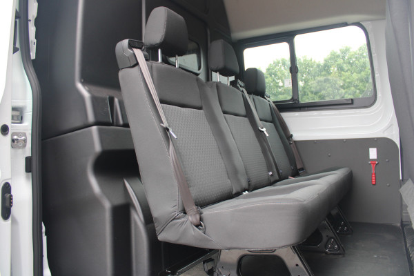 Ford Transit 350 2.0 TDCI 165pk L3H2 Dubbel Cabine Trend 6 zits - Carplay - Trekhaak - Camera - 2800kg Trekgewicht - Rijklaar