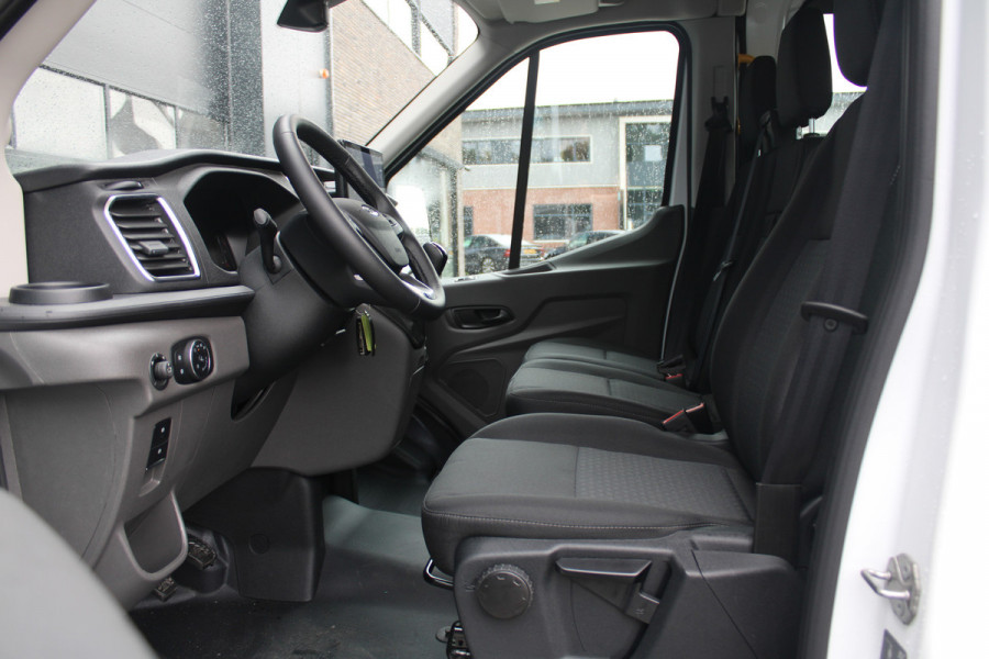 Ford Transit 350 2.0 TDCI 165pk L3H2 Dubbel Cabine Trend 6 zits - Carplay - Trekhaak - Camera - 2800kg Trekgewicht - Rijklaar