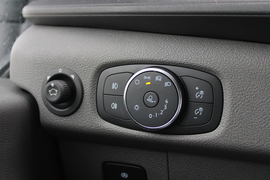 Ford Transit 350 2.0 TDCI 165pk L3H2 Dubbel Cabine Trend 6 zits - Carplay - Trekhaak - Camera - 2800kg Trekgewicht - Rijklaar