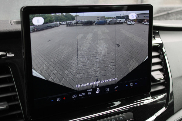 Ford Transit 350 2.0 TDCI 165pk L3H2 Dubbel Cabine Trend 6 zits - Carplay - Trekhaak - Camera - 2800kg Trekgewicht - Rijklaar