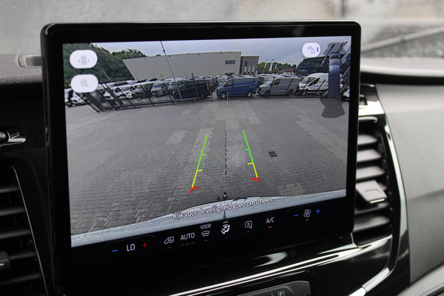 Ford Transit 350 2.0 TDCI 165pk L3H2 Dubbel Cabine Trend 6 zits - Carplay - Trekhaak - Camera - 2800kg Trekgewicht - Rijklaar