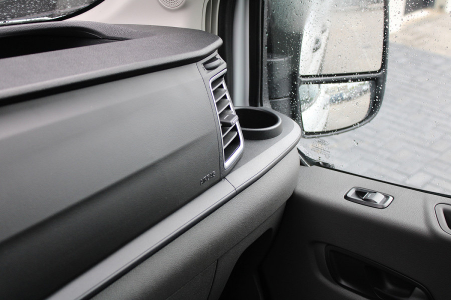 Ford Transit 350 2.0 TDCI 165pk L3H2 Dubbel Cabine Trend 6 zits - Carplay - Trekhaak - Camera - 2800kg Trekgewicht - Rijklaar