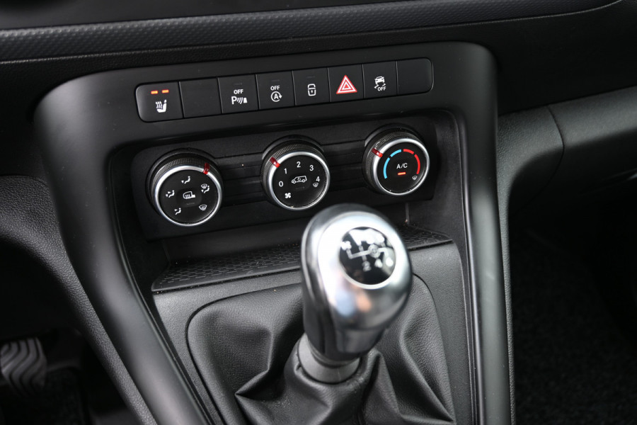 Mercedes-Benz Citan 110 L1 Pro Benzine MBUX met Smartphone integratiepakket, 2 Zitsbank