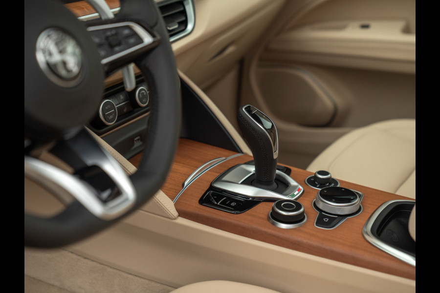 Alfa Romeo Stelvio 2.0T AWD Veloce | Pano-dak | CarPlay | Adapt. cruise | NL-auto | Verde Visconti