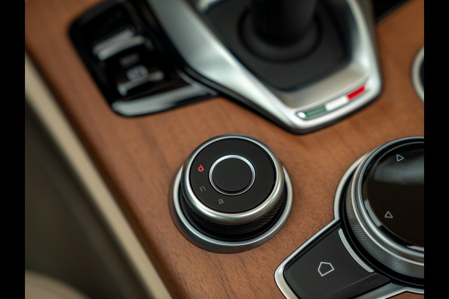 Alfa Romeo Stelvio 2.0T AWD Veloce | Pano-dak | CarPlay | Adapt. cruise | NL-auto | Verde Visconti