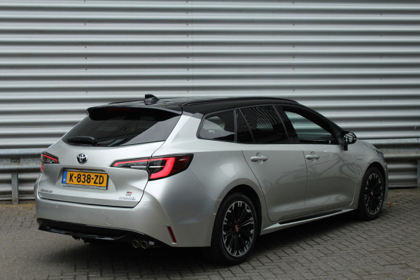 Toyota Corolla Touring Sports 2.0 Hybrid 184pk GR-Sport NL-Auto NAP 10 Jaar Garantie Clima Cruise  Carplay Camera Keyless 17"LMV Afn. Trekhaak