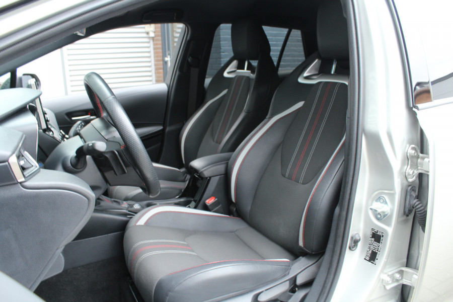 Toyota Corolla Touring Sports 2.0 Hybrid 184pk GR-Sport NL-Auto NAP 10 Jaar Garantie Clima Cruise  Carplay Camera Keyless 17"LMV Afn. Trekhaak