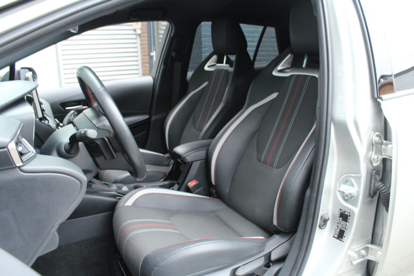 Toyota Corolla Touring Sports 2.0 Hybrid 184pk GR-Sport NL-Auto NAP 10 Jaar Garantie Clima Cruise  Carplay Camera Keyless 17"LMV Afn. Trekhaak