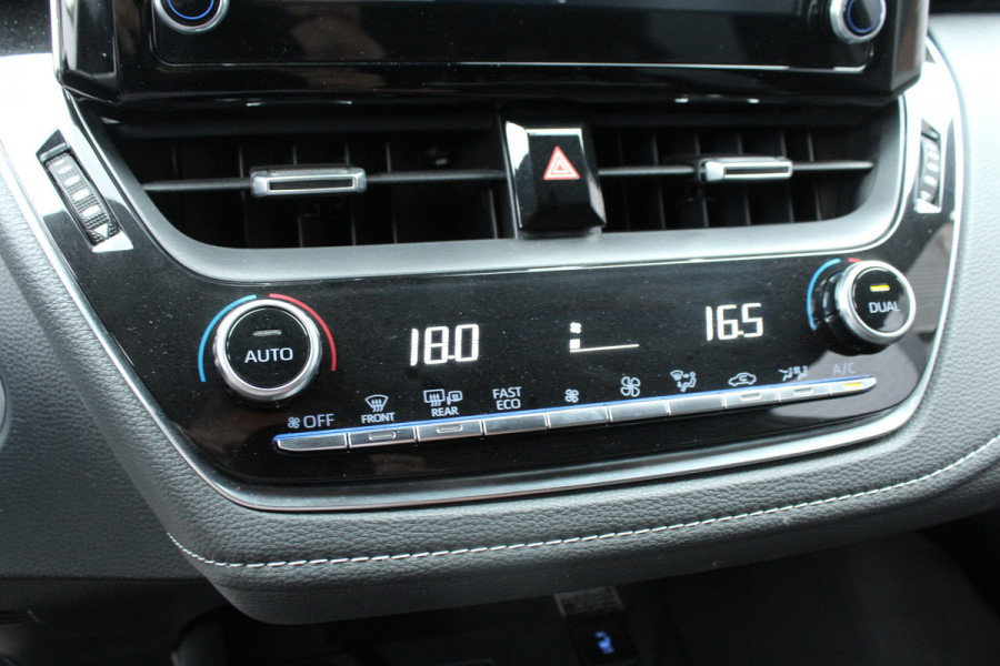 Toyota Corolla Touring Sports 2.0 Hybrid 184pk GR-Sport NL-Auto NAP 10 Jaar Garantie Clima Cruise  Carplay Camera Keyless 17"LMV Afn. Trekhaak
