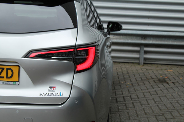 Toyota Corolla Touring Sports 2.0 Hybrid 184pk GR-Sport NL-Auto NAP 10 Jaar Garantie Clima Cruise  Carplay Camera Keyless 17"LMV Afn. Trekhaak