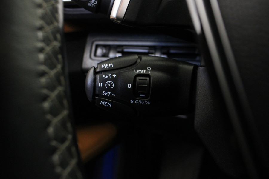 Peugeot 5008 1.2 PureTech Allure |Pano|Leder|Trekhaak|