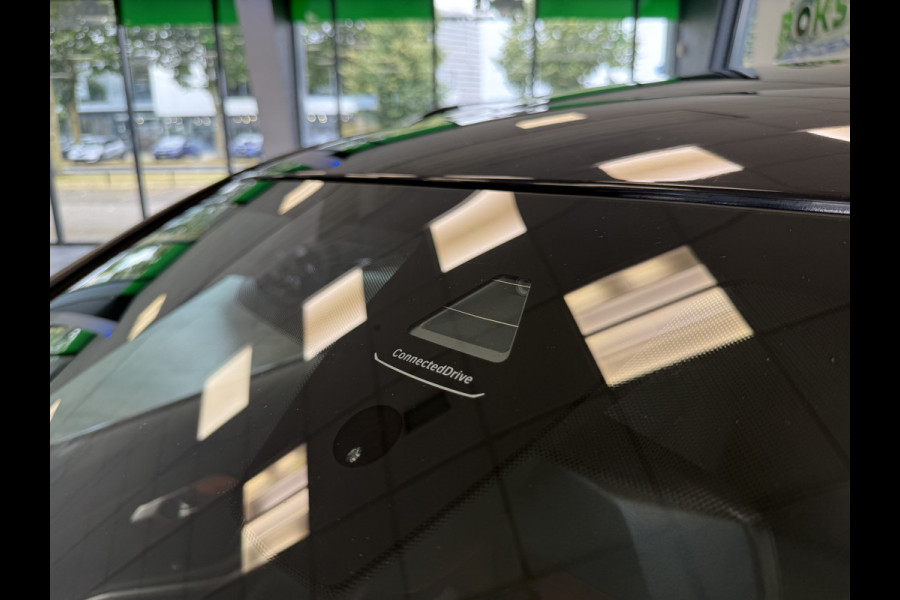 BMW 3-serie 330e eDrive Edition ACC Head-Up Harman Kardon Schuif/Kanteldak