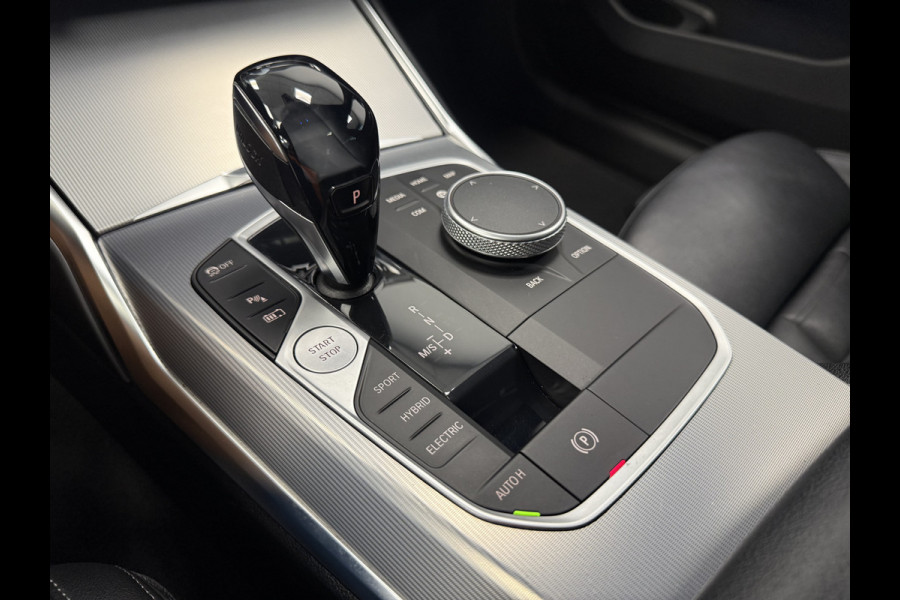 BMW 3-serie 330e eDrive Edition ACC Head-Up Harman Kardon Schuif/Kanteldak