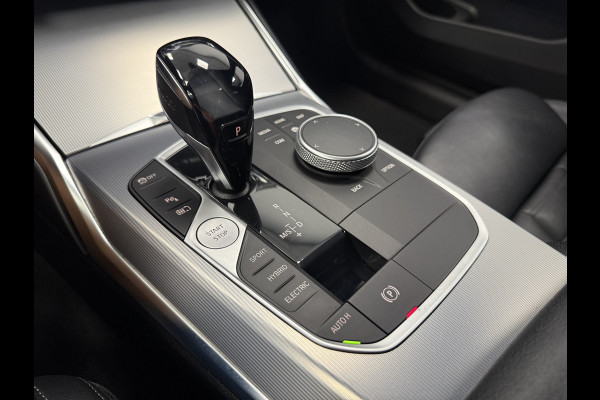 BMW 3-serie 330e eDrive Edition ACC Head-Up Harman Kardon Schuif/Kanteldak