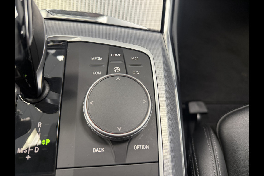 BMW 3-serie 330e eDrive Edition ACC Head-Up Harman Kardon Schuif/Kanteldak
