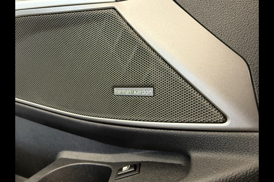 BMW 3-serie 330e eDrive Edition ACC Head-Up Harman Kardon Schuif/Kanteldak