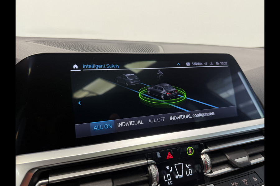 BMW 3-serie 330e eDrive Edition ACC Head-Up Harman Kardon Schuif/Kanteldak