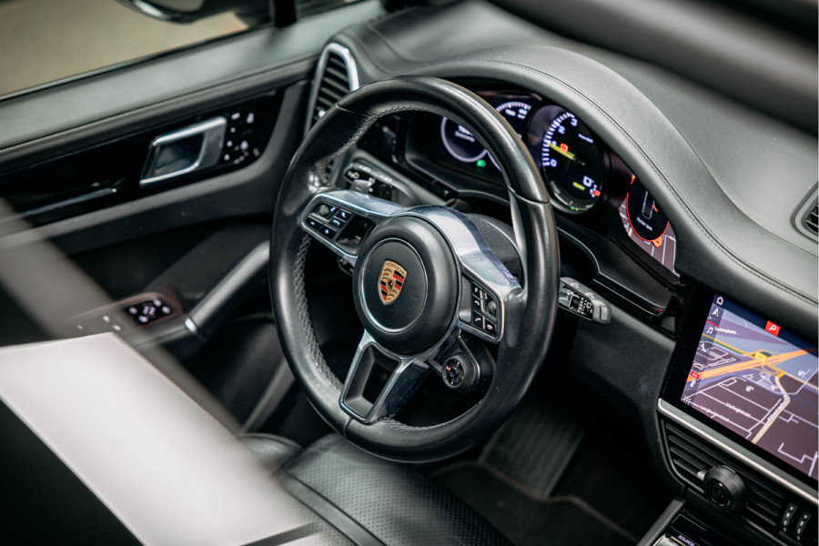 Porsche Cayenne 3.0 E-Hybrid Goed uitgevoerde Cayenne Hybride