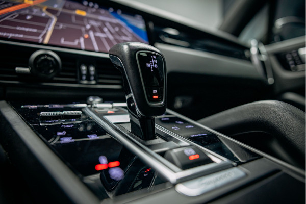 Porsche Cayenne 3.0 E-Hybrid Goed uitgevoerde Cayenne Hybride