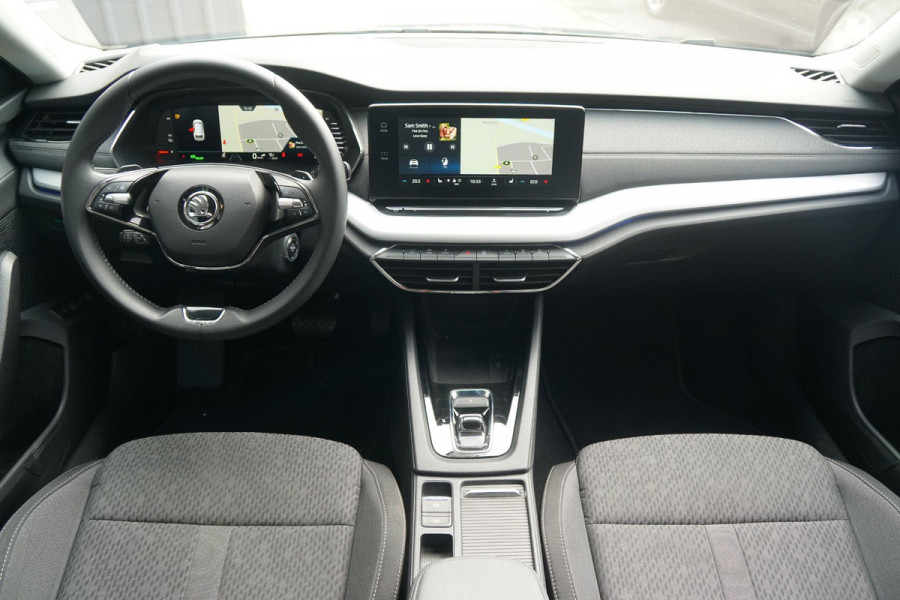 Škoda Octavia Combi 1.4 TSI iV PHEV Business Edition Plus + DODEHOEKDETECTIE / CAMERA / STOEL & STUURWIELVERWARMING