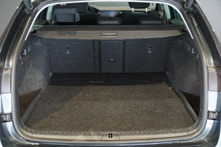 Škoda Octavia Combi 1.4 TSI iV PHEV Business Edition Plus + DODEHOEKDETECTIE / CAMERA / STOEL & STUURWIELVERWARMING