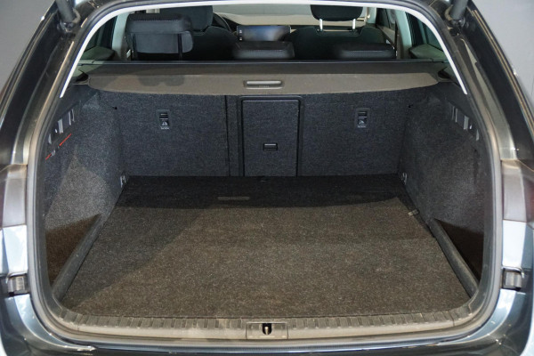 Škoda Octavia Combi 1.4 TSI iV PHEV Business Edition Plus + DODEHOEKDETECTIE / CAMERA / STOEL & STUURWIELVERWARMING