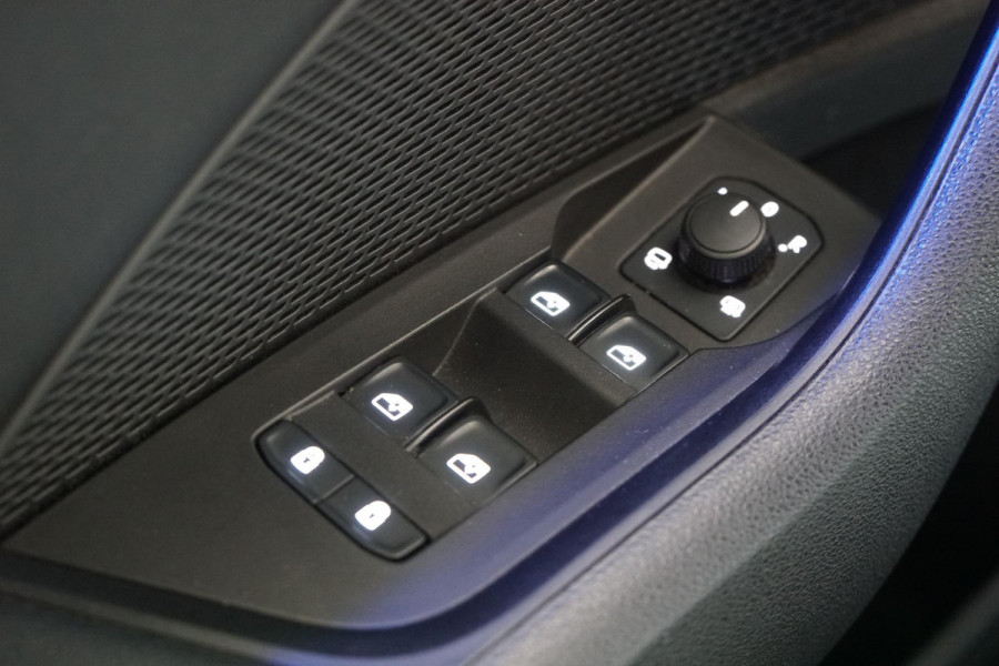 Škoda Octavia Combi 1.4 TSI iV PHEV Business Edition Plus + DODEHOEKDETECTIE / CAMERA / STOEL & STUURWIELVERWARMING