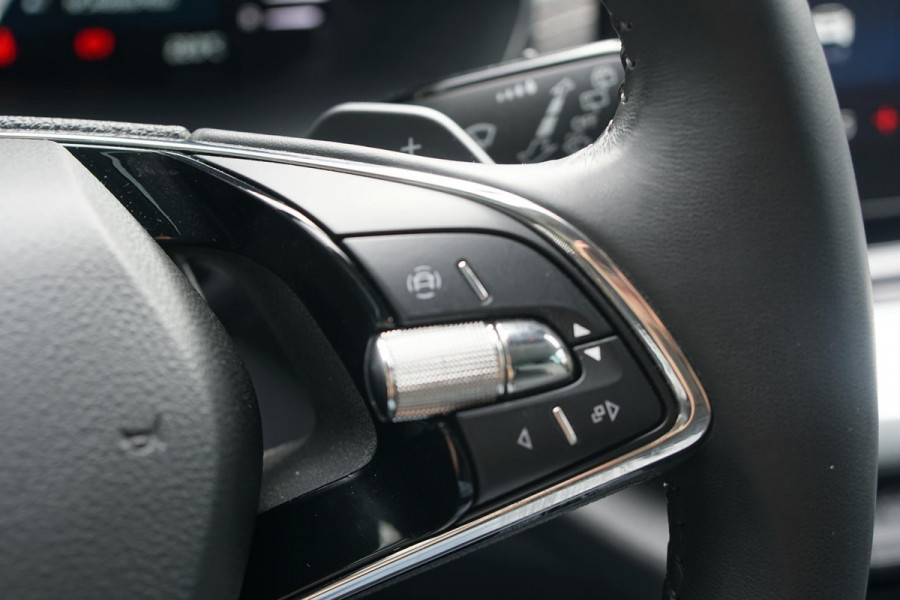 Škoda Octavia Combi 1.4 TSI iV PHEV Business Edition Plus + DODEHOEKDETECTIE / CAMERA / STOEL & STUURWIELVERWARMING