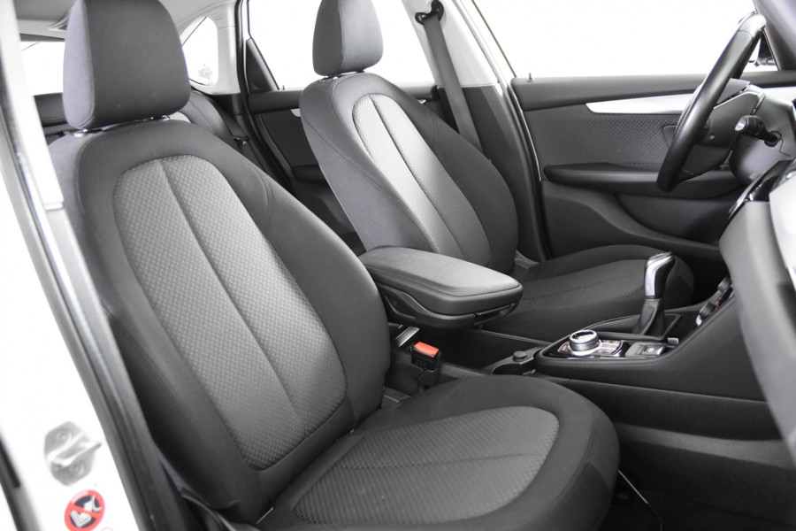 BMW 2 Serie Active Tourer 220i Centennial Executive XDrive*Navigatie*4x4*