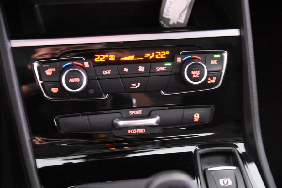 BMW 2 Serie Active Tourer 220i Centennial Executive XDrive*Navigatie*4x4*