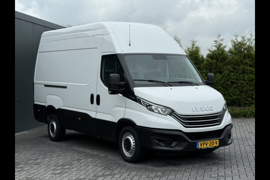 Iveco Daily 35S14 136 PK HI-MATIC AUTOMAAT / L2H3 / 1e EIG. / CRUISE / ECC / CAMERA / OPRIJPLANK / NAVI / 3-ZITS / 3500 KG AHG